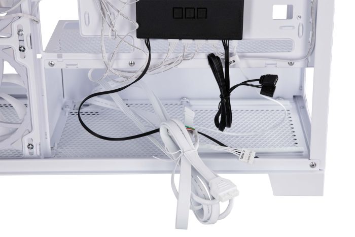 Корпус 2E GAMING Fantom GK701W без БЖ 2xUSB3.0, 1xUSBType-C, 4x120мм ARGB, VGA 400мм, LCS ready, контролер з пультом, TG Side/Front Panel, mATX, білий
