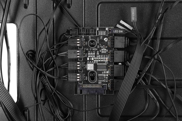 Корпус 2E GAMING Turbo G2057B без БЖ 2xUSB3.0, 1xUSB2.0, 1x200мм, ARGB, 3x120мм ARGB, VGA 345мм, LCS ready, HUB, TG Side Panel, ATX, чорний