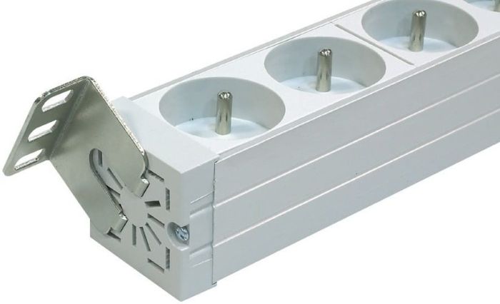 POWER STRIP LZ-00SC093 (LZ 30/9 SCHUKO C14)