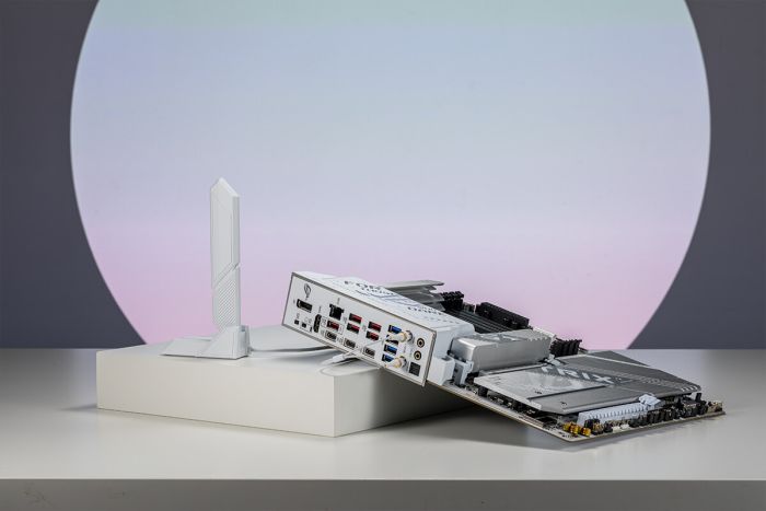 Материнcкая плата ASUS ROG STRIX X870-A GAMING WIFI sAM5 X870 4xDDR5 M.2 HDMI DP WiFi BT ATX