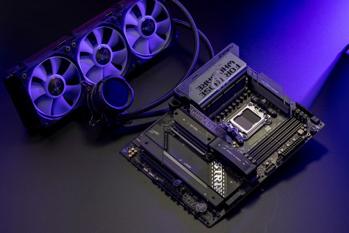 Материнcкая плата ASUS ROG STRIX X870E-E GAMING WIFI sAM5 X870E 4xDDR5 M.2 HDMI WiFi BT ATX