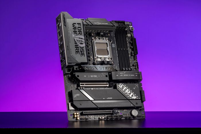 Материнcкая плата ASUS ROG STRIX X870E-E GAMING WIFI sAM5 X870E 4xDDR5 M.2 HDMI WiFi BT ATX