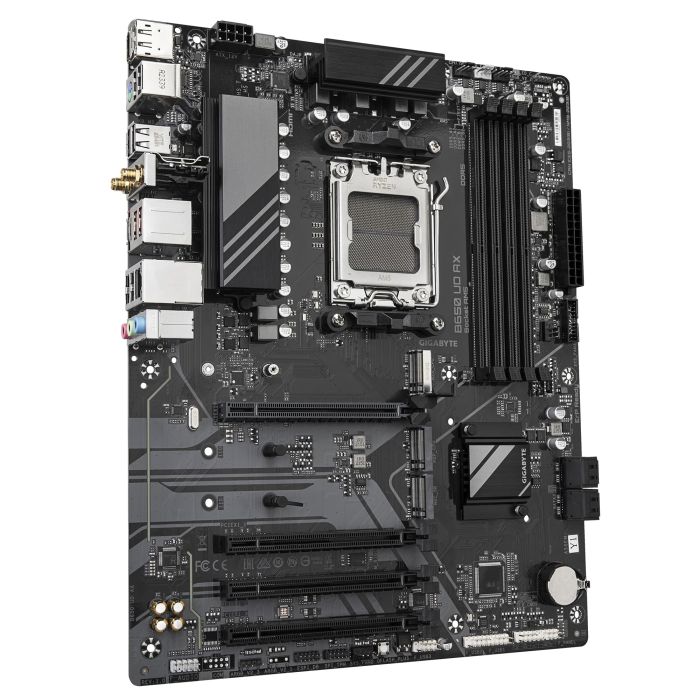 GIGABYTE Motherboard B650 UD AX sAM5 B650 4xDDR5 M.2 HDMI DP ATX