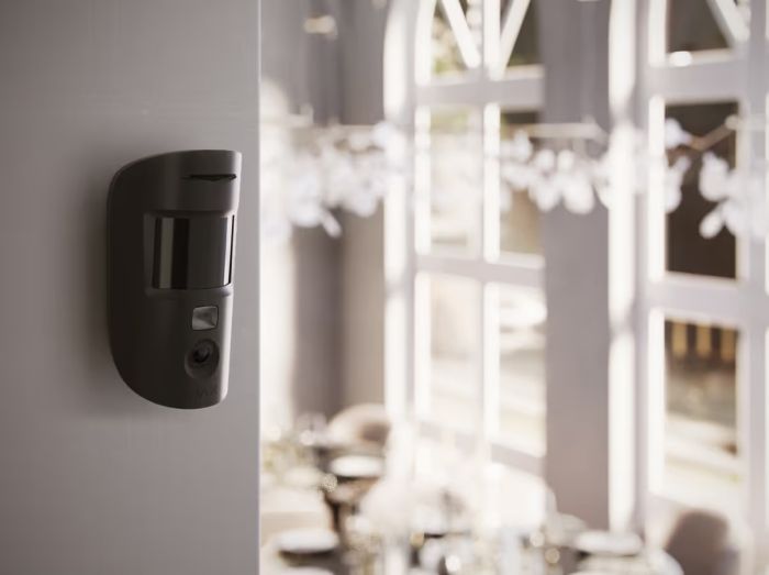 Датчик руху з покращеною фотофіксацією Ajax HDR MotionCam, Jeweller, бездротовий, чорний