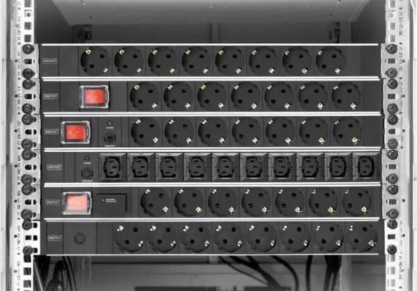 DIGITUS 1U Aluminum PDU, rackmountable, 7x safety outlet 16A, 4000W, 250VAC 50/60Hz, overload protection
