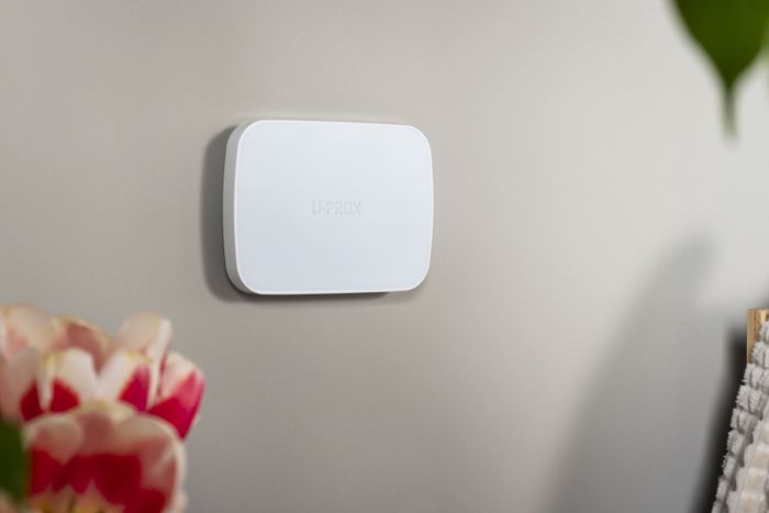 Інтелектуальна централь U-Prox MPX L White, wi-fi, 2 LTE, фотоверифікація, бездротова, білий