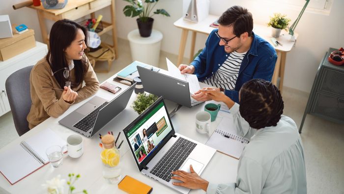 Ноутбук Acer TravelMate TMP215-55 15.6" FHD IPS, Intel 7-150U, 32GB, F1TB, UMA, Win11P, сріблястий