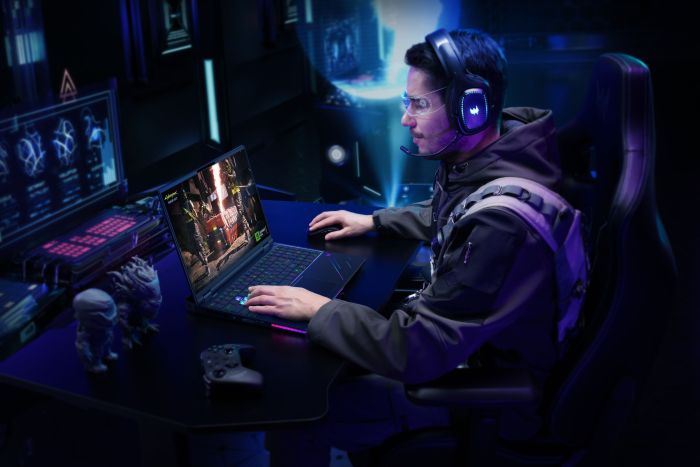 Acer Notebook Predator Helios 16 PH16-73 16" OLED, Intel U9-275HX, 64GB, F2TB, NVD5090-24, Win11P, black