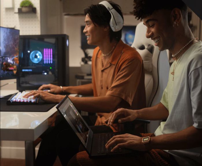 Ноутбук HP OMEN MAX 16-ah0040ua 16" 2.5K OLED, Intel U9-275HX, 64GB, F2048GB, NVD5080-16, DOS, черный