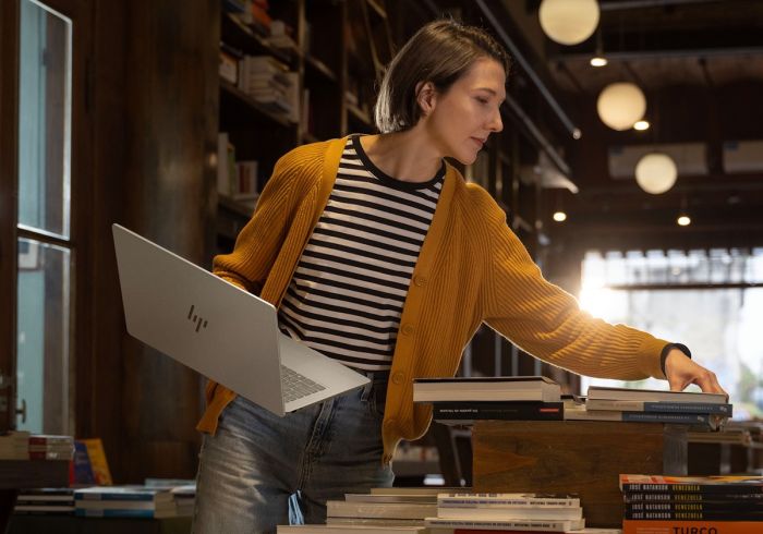 HP Notebook OmniBook 7 14-fr0000ua 14" 3K OLED, Intel U7-255H, 32GB, F1024GB, UMA, Win11, silver