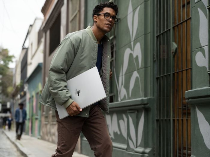 Ноутбук HP OmniBook 7 17-dc0003ua 17.3" FHD IPS Touch, Intel U5-226V, 16GB, F512GB, UMA, Win11, серебристый