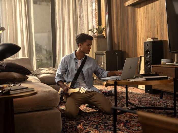 Ноутбук HP OmniBook 7 17-dc0003ua 17.3" FHD IPS Touch, Intel U5-226V, 16GB, F512GB, UMA, Win11, серебристый