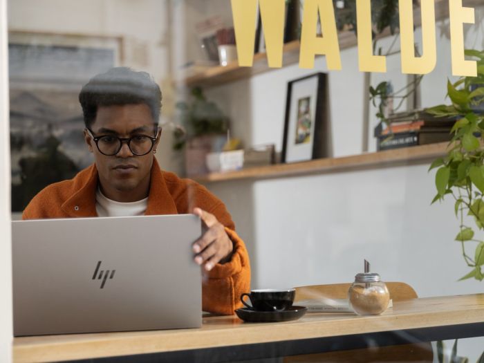 HP Notebook OmniBook 7 17-dc0001ua 17.3" FHD IPS Touch, Intel U7-258V, 32GB, F1024GB, UMA, Win11, silver