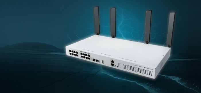 MikroTik Cloud Router Switch CRS418-8P-8G-2S+5axQ2axQ-RM