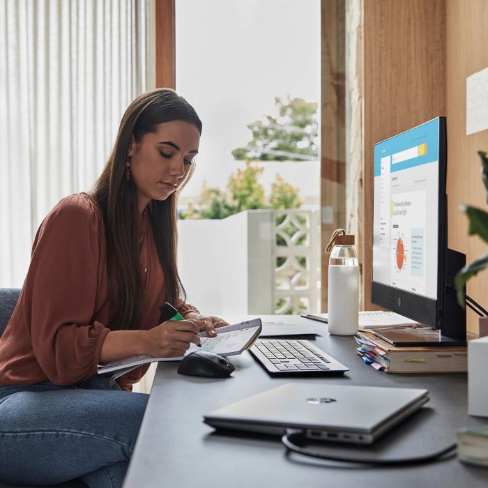 Комп'ютер персональний моноблок HP ProOne 440-G9 23.8" FHD IPS AG, Intel i5-13500T, 16GB, F512GB, UMA, WiFi, кл+м, 3р, Win11P, чорний