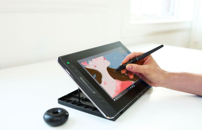 Графический монитор Huion 13,3" Kamvas Pro 13, USB-C,черный