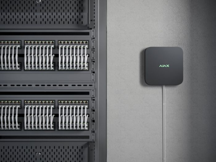 Мережевий відеореєстратор Ajax NVR DC black, 8 каналів, 12V, чорний