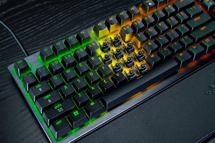 Клавіатура механічна Razer Huntsman V3 Pro 8KHz, 104key, Analog Optical Switch Gen-2, USB-A, EN, RGB, чорний