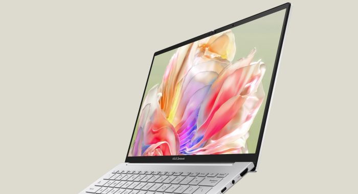 Ноутбук ASUS Zenbook 14 UX3405CA-ST1262 14" 3K OLED, Intel Ultra 5 225H, 16GB, F1TB, UMA, NoOS, Серебристый