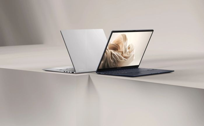 Ноутбук ASUS Zenbook 14 UX3405CA-ST1260 14" 3K OLED, Intel Ultra 7 255H, 16GB, F1TB, UMA, NoOS, Сріблястий