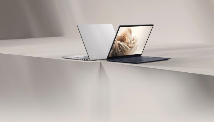 Ноутбук ASUS Zenbook A14 UX3405CA-QL291 14" WUXGA Touch OLED, Intel Ultra 9 285H, 32GB, F1TB, UMA, NoOS, Сріблястий
