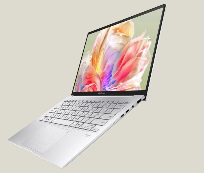 Ноутбук ASUS Zenbook A14 UX3405CA-QL291 14" WUXGA Touch OLED, Intel Ultra 9 285H, 32GB, F1TB, UMA, NoOS, Сріблястий